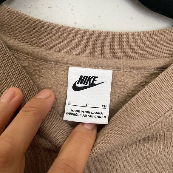 Nike Men's Brown Crewneck Sweater - Picture 8 of 15